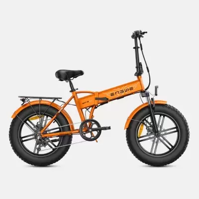 Bicicleta elétrica dobrável laranja com pneus grossos e detalhes pretos