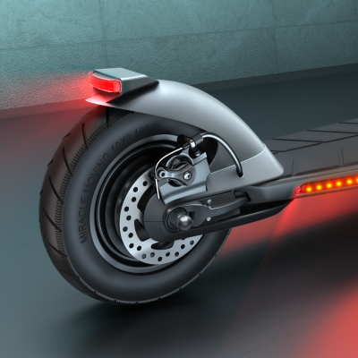 Roda traseira de trotinetre elétrica com luz vermelha e iluminação lateral