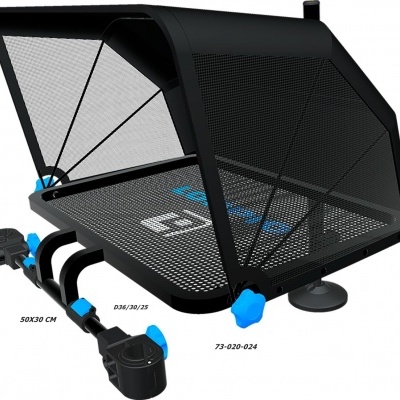 Acessório para bicicleta preto com ajuste azul e rede metálica