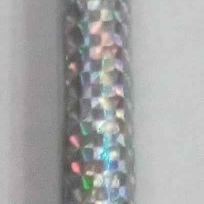 Cabo prateado cintilante com ponta preta arredondada