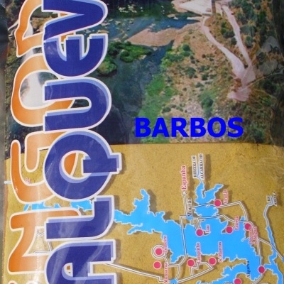 Embalagem plástica com mapa e texto 'BARBOS' e 'ENAFQUEVA'