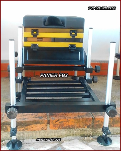 Estrutura metálica com assento almofadado e caixas amarelas empilhadas