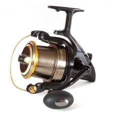 Carreto de pesca preto e dourado com linha branca