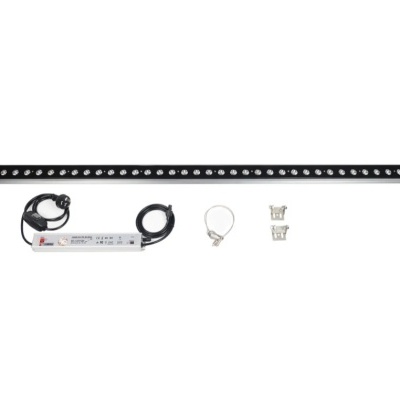 Barra de luz LED preta com transformador e acessórios em fundo branco