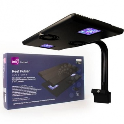 Luz LED para aquário preta com luz UV e roxa ao lado da caixa azul e branca Reef Pulsar