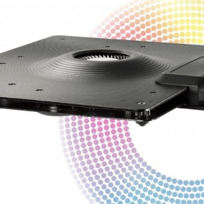 Suporte modular preto com ventoinha e estrutura articulada