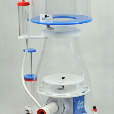 Skimmer aquário Bubble Magus CURVE B11 acrílico azul e branco com detalhes vermelhos