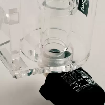 Bomba recifal transparente em acrílico e preto com base retangular