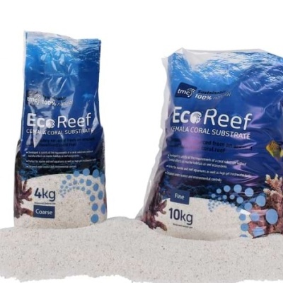Dois sacos da marca Eco Reef com substrato de coral em duas granulometrias diferentes pedregoso e fino.