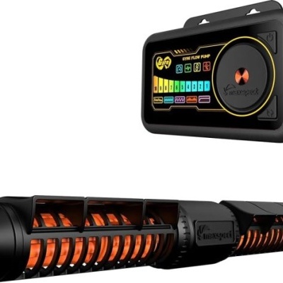 Aquecedor portátil preto com grelhas laranja e comando digital preto com visor colorido