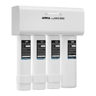 Filtro de água ARKA myAQUA3800 branco com quatro cartuchos distintos.