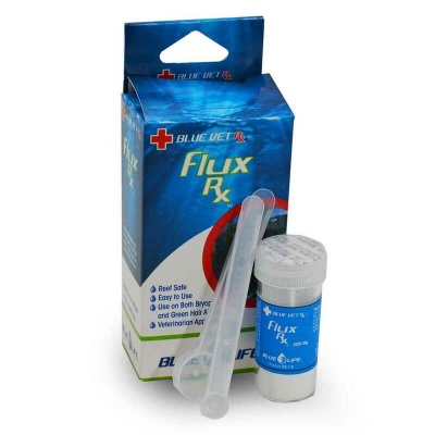 Produto Flux Rx da Blue Vet Rx com frasco plástico e espátulas em fundo branco