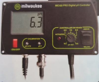 Controlador digital de pH Milwaukee MC122 PRO com visor e botões