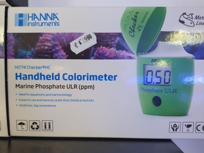 Embalagem de colorímetro portátil verde HANNA instruments com visor digital a mostrar 0.50 ppm e preço de €89,00