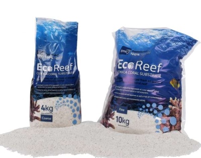 Dois sacos da marca Eco Reef com substrato de coral em duas granulometrias diferentes pedregoso e fino.
