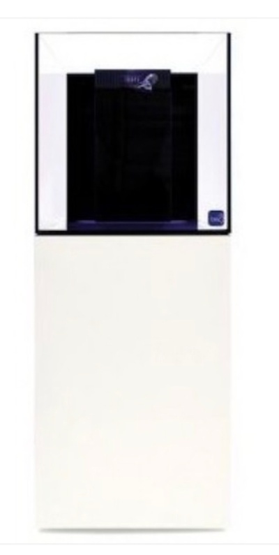 frasco branco com tampa preta e fundo branco