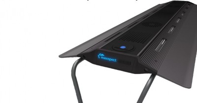 Mesa de segurança Maxspect preta com ventoinhas integradas e botão azul