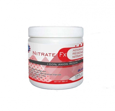 Recipiente plástico branco com tampa e etiqueta NITRATE Fx