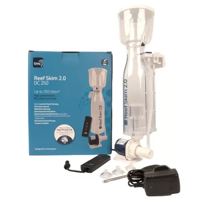 Skimmer protein Reef Skim 2.0 DC 250 com acessórios e caixa azul