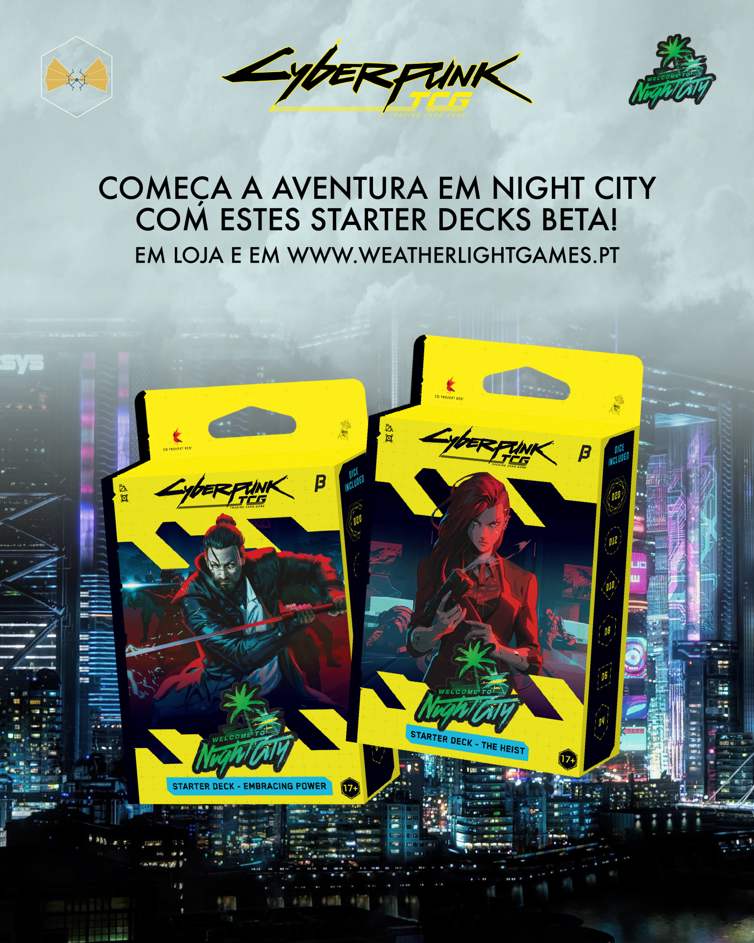 Caixas amarelas de baralhos Cyberpunk TCG com ilustrações de personagens e texto promocional em fundo de cidade futurista.
