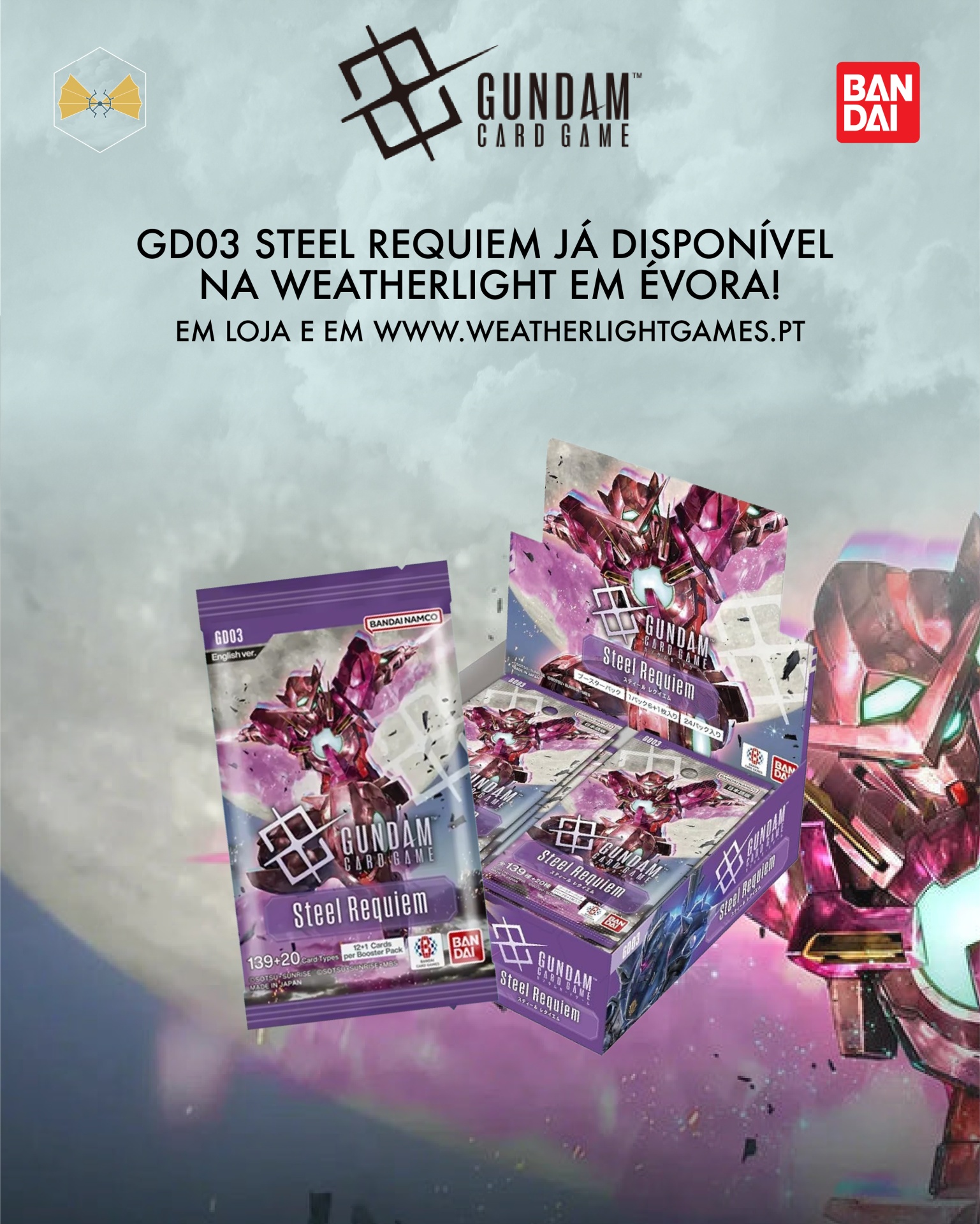 Pacotes e caixa do jogo de cartas Gundam Steel Requiem em fundo roxo e cinza com texto promocional em português