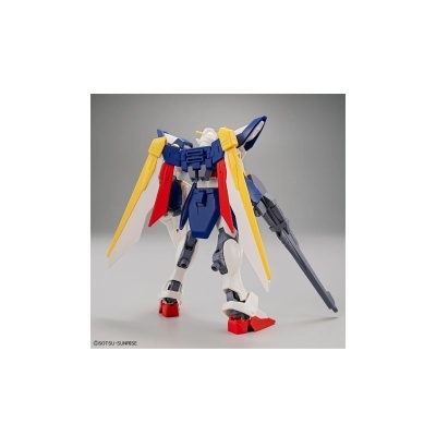 Figura de ação de robô colorido em fundo cinzento