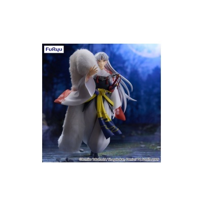 Figura de personagem anime com roupa tradicional japonesa e cauda peluda branca