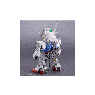 Figura de ação robô branco de costas num fundo cinzento
