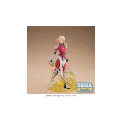 Figura colecionável de personagem feminina com traje vermelho e espada