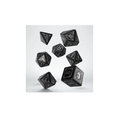 Dados de RPG pretos com números e símbolos brancos flutuando