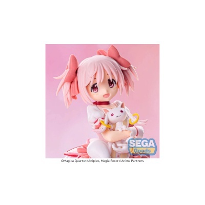 Figura em plástico de personagem de anime com cabelo rosa e roupa branca e rosa segurando criatura branca, fundo rosa