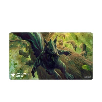 Tapete de jogo com imagem de esquilos e texto COMMANDER SERIES e ULTRA PRO