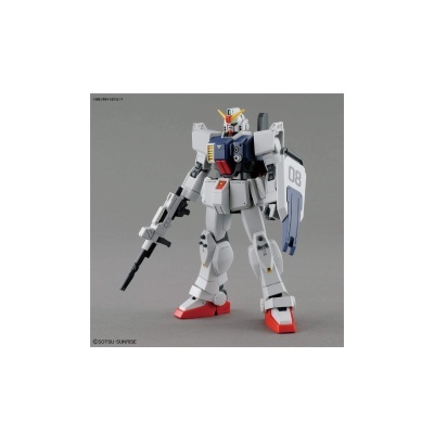 Figura de ação robótica tipo Gundam com arma e escudo, fundo cinzento