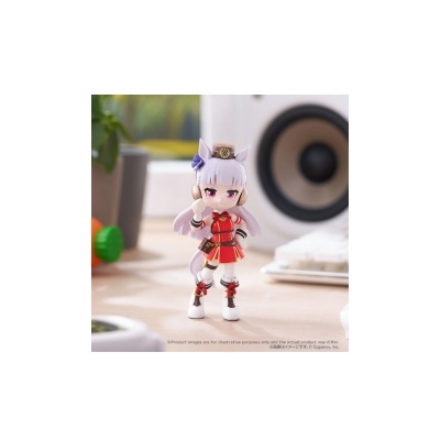 Figura colecionável anime com roupas vermelhas e brancas e cabelos lilases em pose de punho levantado