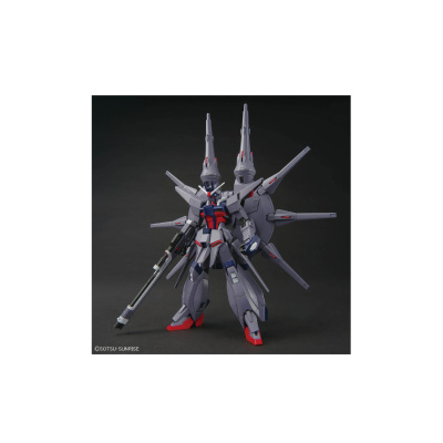 Figura robótica tipo Gundam com armas e apêndices grandes sob fundo preto