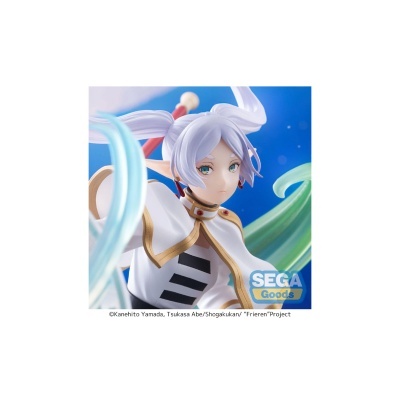 Figura colecionável da personagem de anime com cabelo branco e capa branca com detalhes dourados