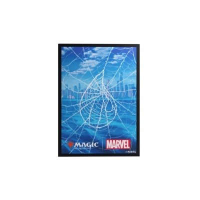 Capa protetora de cartas com teia de aranha e logos Magic e Marvel.