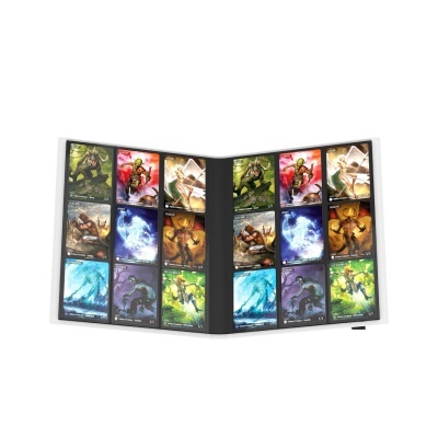 Álbum aberto com cartas de jogo coloridas e personagens fantásticos