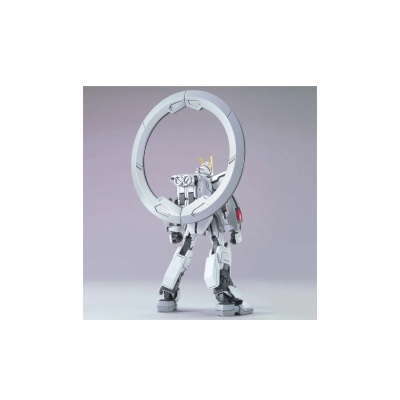 Figura robótica branca com anel circular cinza nas costas em fundo cinza