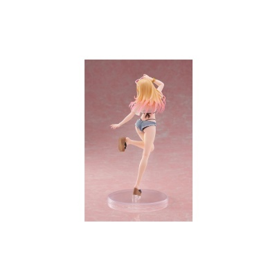 Figura colecionável de mulher com cabelo loiro e rosa e roupa casual