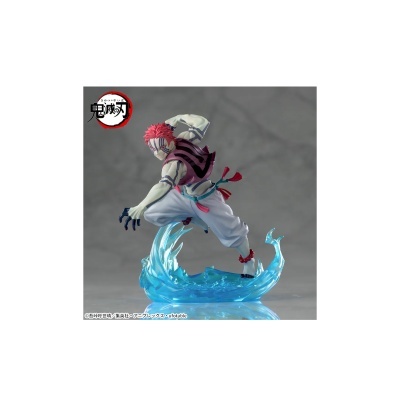 Figura colecionável de personagem anime com base azul simulando água