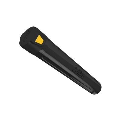 Estojo rígido preto para óculos com detalhe amarelo e texto 'ULTIMATE GUARD'