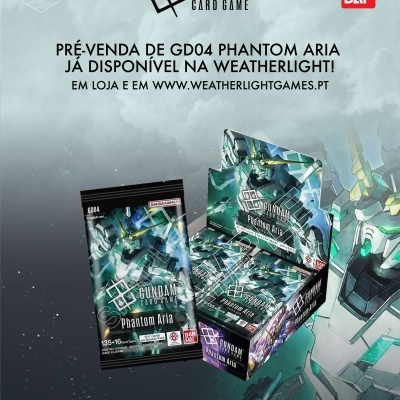 Pacote e caixa do jogo de cartas Gundam Card Game Phantom Aria com robô verde e logotipo Bandai