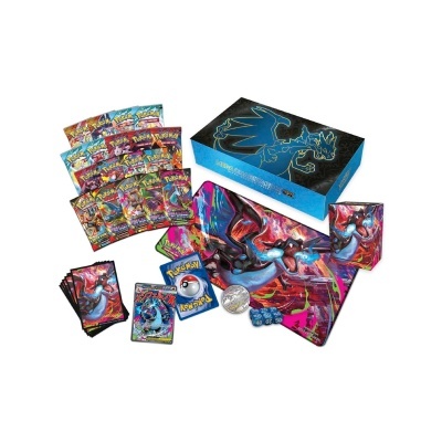 Conjunto Pokémon Mega Charizard X com pacotes de cartas, tapete, caixa e acessórios com design de Charizard.