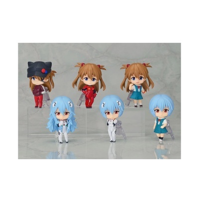 Figuras Nendoroid de personagens com cabelo castanho e azul em várias roupas