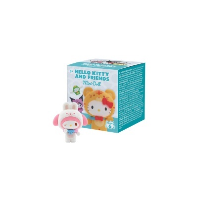 Mini-doll branca com roupa de coelho rosa e azul, com caixa azul de Hello Kitty and Friends