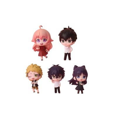 Cinco figuras colecionáveis estilo anime com vários cabelos e roupas coloridas