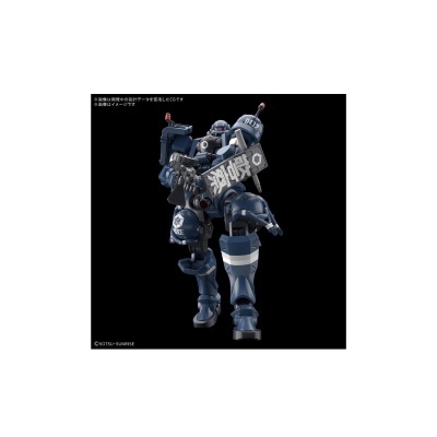 Figura robô azul escuro com escudo e arma sob fundo preto