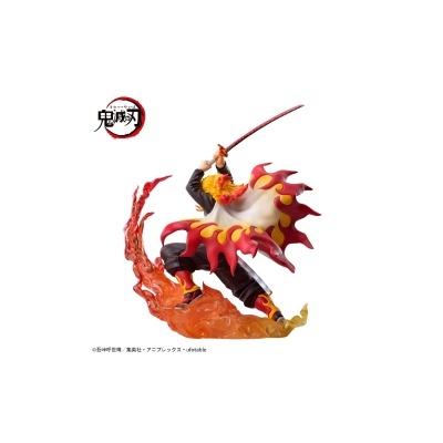 Figura de ação de personagem com katana e efeitos de fogo