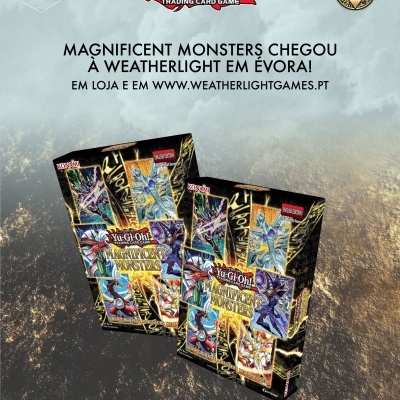 Caixas do jogo Yu-Gi-Oh! Magnificent Monsters com fundo cinza e texto em português.